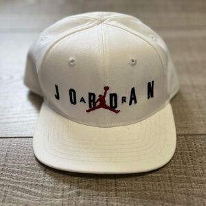 Jordan Ele Infant 12-24M Hat with Adjustable Snapback Closure (White)